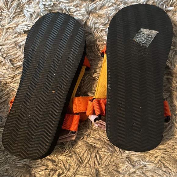 Sandals - Picture 5 of 6